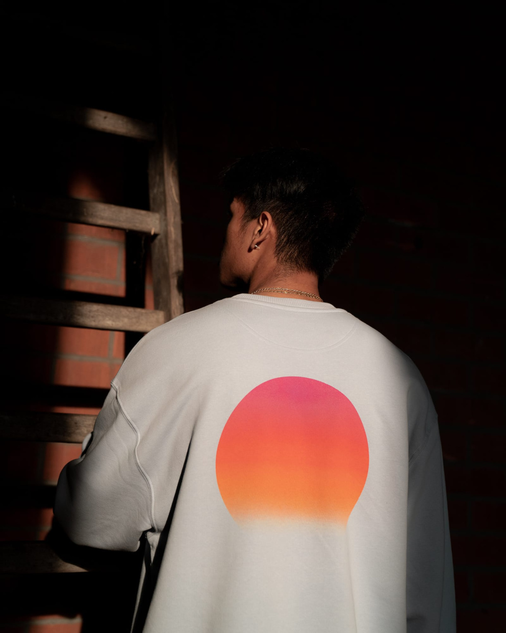 Model wearing a Rakata Sweatshirt Natural Blue